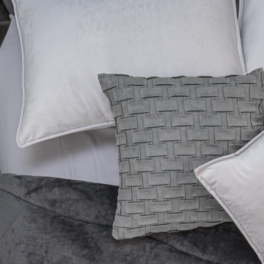 Hermosa Fundas de Almohada Ensueño Gris que combina perfecto con entornos coloridos y  da un toque de elegancia a tus espacios.